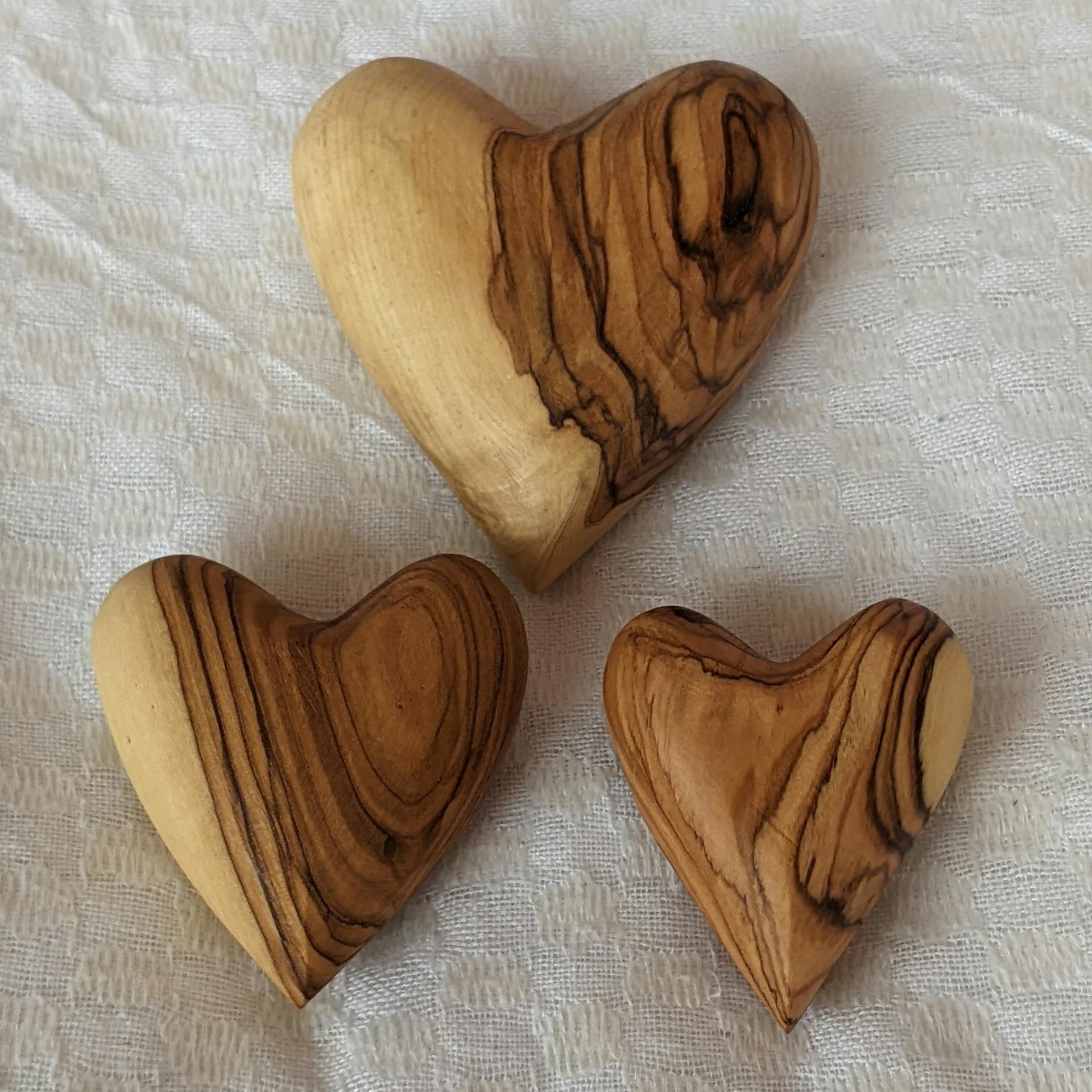 Olivewood Solid Heart - L